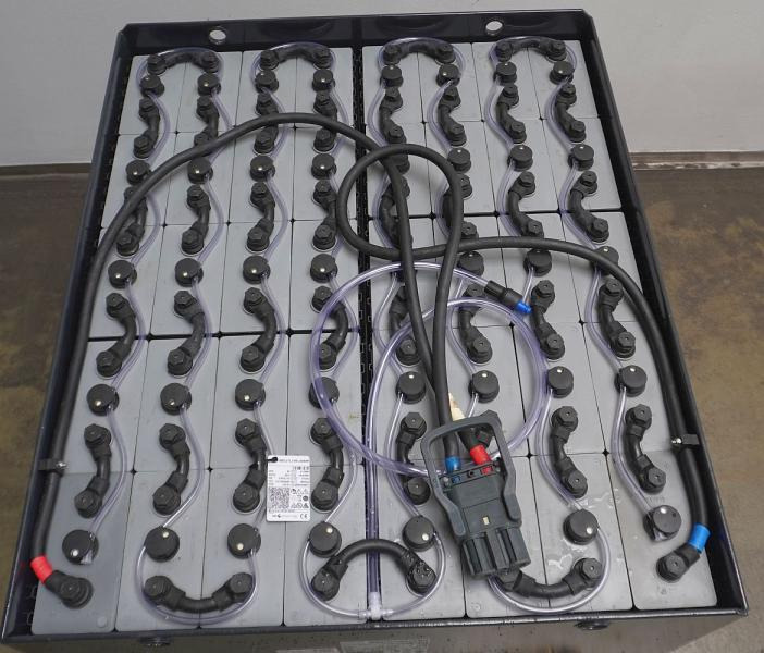 GRUMA 80 Volt 5 PzS 725 Ah - מצבר: תמונה 3 GRUMA 80 Volt 5 PzS 725 Ah - מצבר: תמונה 3