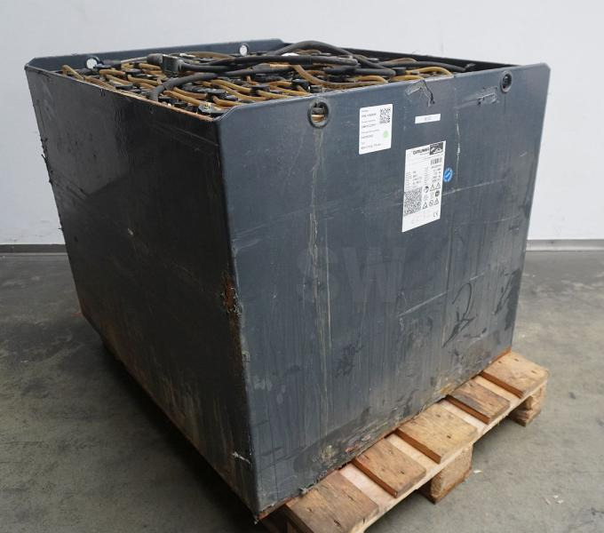 GRUMA 80 Volt 5 PzS 775 Ah - מצבר: תמונה 1 GRUMA 80 Volt 5 PzS 775 Ah - מצבר: תמונה 1