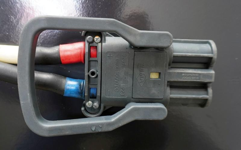 GRUMA 80 Volt 6 PzS 930 Ah - מצבר: תמונה 4 GRUMA 80 Volt 6 PzS 930 Ah - מצבר: תמונה 4