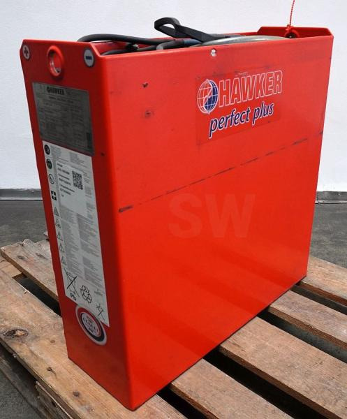 HAWKER 24 Volt 2 PzS 230 Ah - מצבר עבור ציוד לטיפול בחומרים: תמונה 1 HAWKER 24 Volt 2 PzS 230 Ah - מצבר עבור ציוד לטיפול בחומרים: תמונה 1