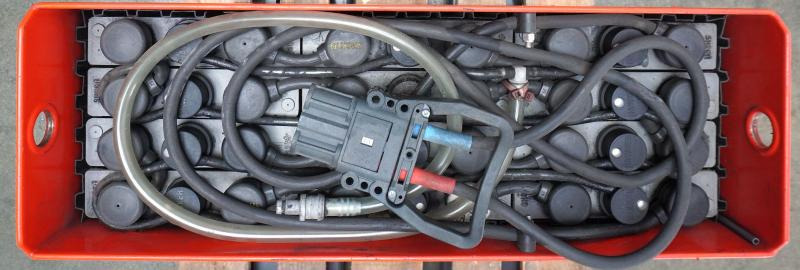 HAWKER 24 Volt 2 PzS 230 Ah - מצבר עבור ציוד לטיפול בחומרים: תמונה 3 HAWKER 24 Volt 2 PzS 230 Ah - מצבר עבור ציוד לטיפול בחומרים: תמונה 3