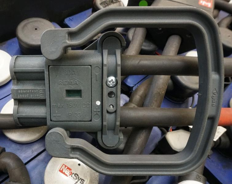 HAWKER 24 Volt 3 NXS 351 Ah - מצבר עבור ציוד לטיפול בחומרים: תמונה 4 HAWKER 24 Volt 3 NXS 351 Ah - מצבר עבור ציוד לטיפול בחומרים: תמונה 4