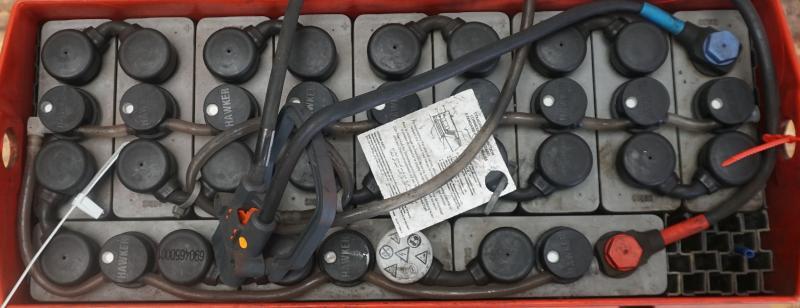 HAWKER 24 Volt 3 PzB 225 Ah - מצבר עבור ציוד לטיפול בחומרים: תמונה 3 HAWKER 24 Volt 3 PzB 225 Ah - מצבר עבור ציוד לטיפול בחומרים: תמונה 3