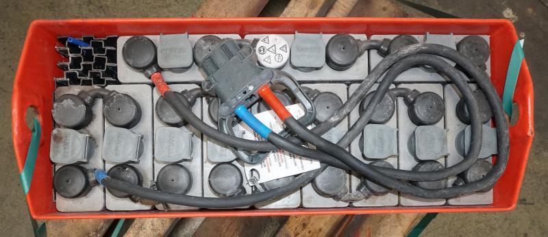 HAWKER 24 Volt 3 PzB 225 Ah - מצבר עבור ציוד לטיפול בחומרים: תמונה 3 HAWKER 24 Volt 3 PzB 225 Ah - מצבר עבור ציוד לטיפול בחומרים: תמונה 3