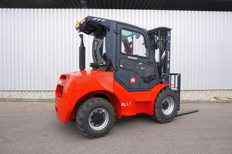 Magni FL3,5 - מלגזת שטח קשה: תמונה 2 Magni FL3,5 - מלגזת שטח קשה: תמונה 2