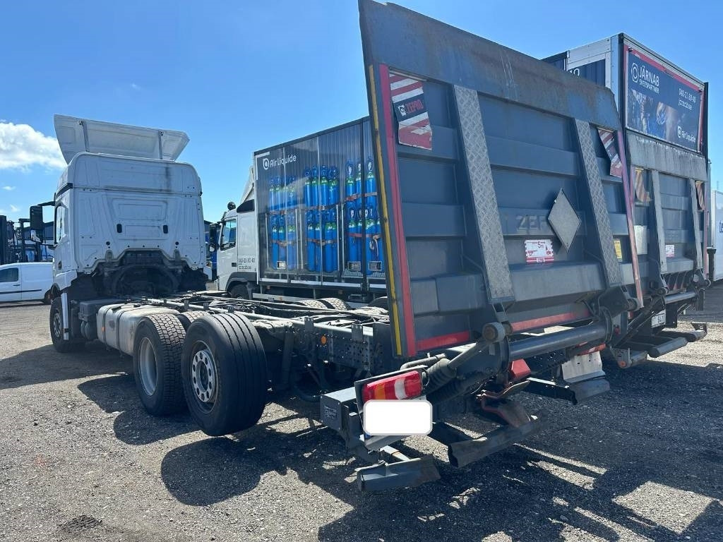 Mercedes-Benz Actros 2546 Serie 9375 - משאית עם שלדת תא: תמונה 3 Mercedes-Benz Actros 2546 Serie 9375 - משאית עם שלדת תא: תמונה 3