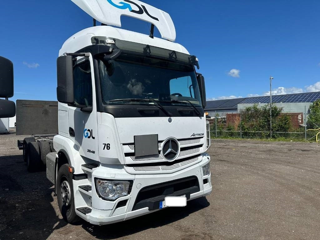 Mercedes-Benz Actros 2546 Serie 9375 - משאית עם שלדת תא: תמונה 2 Mercedes-Benz Actros 2546 Serie 9375 - משאית עם שלדת תא: תמונה 2