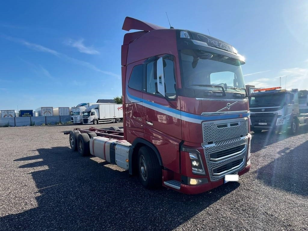 Volvo FH 16 serie 0561 - משאית עם שלדת תא: תמונה 1 Volvo FH 16 serie 0561 - משאית עם שלדת תא: תמונה 1