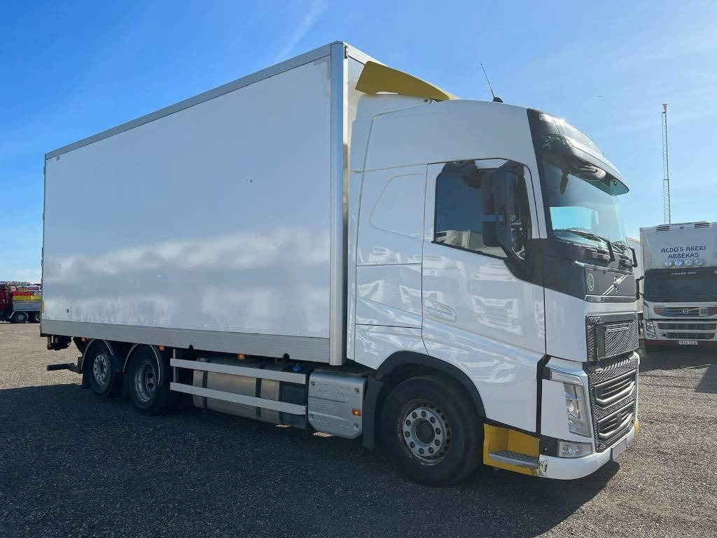 Volvo FH500 6*2 serie 2032 - משאית תיבה: תמונה 2 Volvo FH500 6*2 serie 2032 - משאית תיבה: תמונה 2