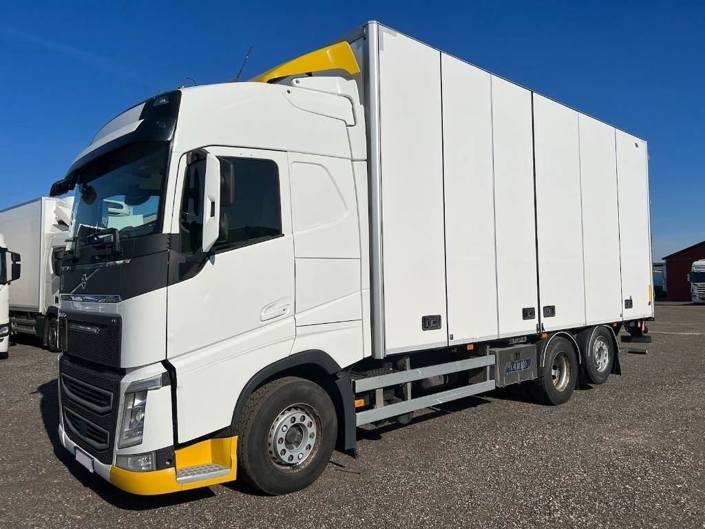 Volvo FH500 6*2 serie 2032 - משאית תיבה: תמונה 1 Volvo FH500 6*2 serie 2032 - משאית תיבה: תמונה 1
