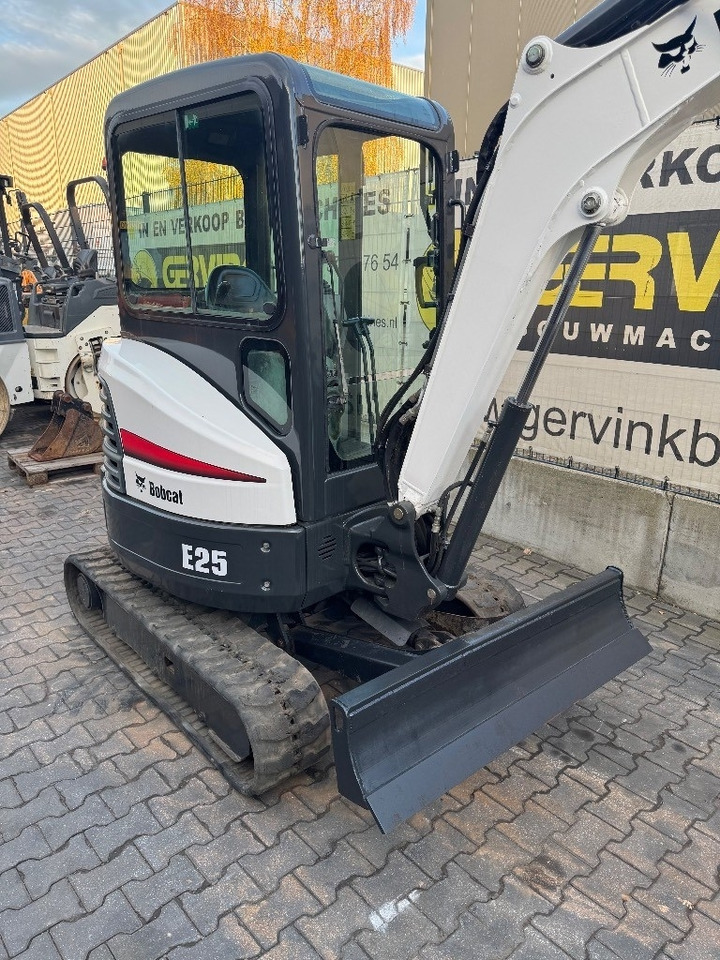 Bobcat E25 - מיני מחפר: תמונה 5 Bobcat E25 - מיני מחפר: תמונה 5