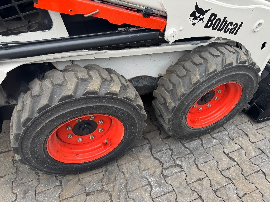 Bobcat S 450 - מעמיס היגוי החלקה: תמונה 3 Bobcat S 450 - מעמיס היגוי החלקה: תמונה 3