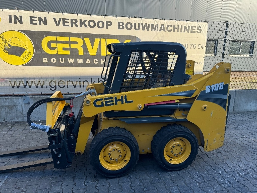 Gehl R105 - מעמיס היגוי החלקה: תמונה 5 Gehl R105 - מעמיס היגוי החלקה: תמונה 5