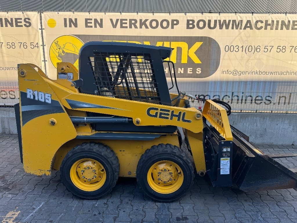 Gehl R105 - מעמיס היגוי החלקה: תמונה 2 Gehl R105 - מעמיס היגוי החלקה: תמונה 2