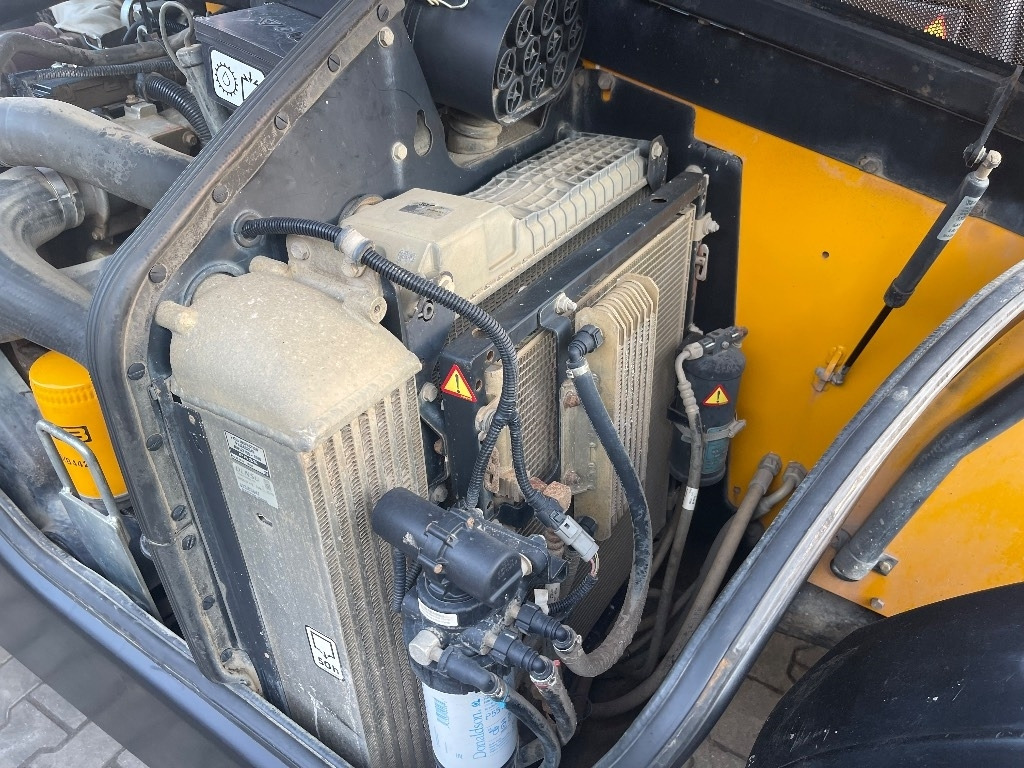 JCB 533-105 - מפעיל טלסקופי: תמונה 4 JCB 533-105 - מפעיל טלסקופי: תמונה 4