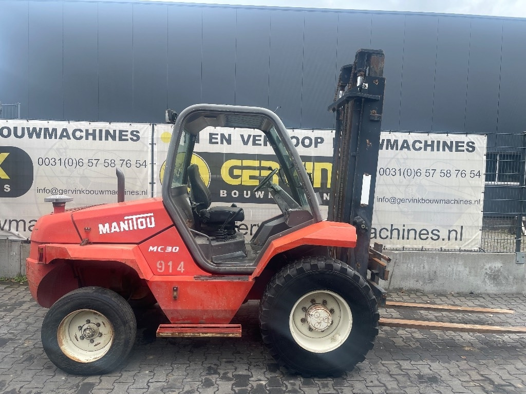 Manitou MC 30 - מלגזת שטח קשה: תמונה 4 Manitou MC 30 - מלגזת שטח קשה: תמונה 4