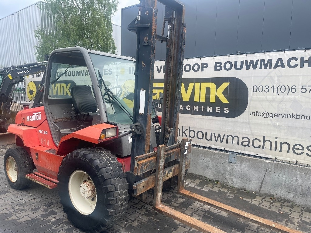 Manitou MC 30 - מלגזת שטח קשה: תמונה 3 Manitou MC 30 - מלגזת שטח קשה: תמונה 3