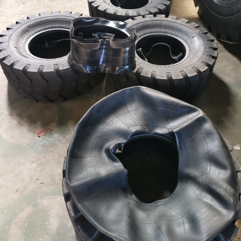 Qingdao Promising 20.5/70-16 Pneumatic Tyre Assembly for China Loader - צמיג עבור מעמיס גלגלים: תמונה 4 Qingdao Promising 20.5/70-16 Pneumatic Tyre Assembly for China Loader - צמיג עבור מעמיס גלגלים: תמונה 4