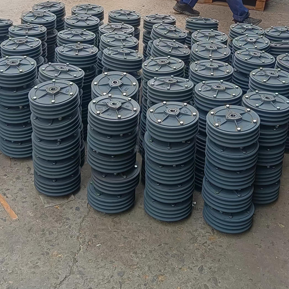 Qingdao Promising 220mm 3 Rib Pulley Clutch Assembly for FLAND FL45 Wheel Loader - מצמד וחלקים עבור מעמיס גלגלים: תמונה 1 Qingdao Promising 220mm 3 Rib Pulley Clutch Assembly for FLAND FL45 Wheel Loader - מצמד וחלקים עבור מעמיס גלגלים: תמונה 1