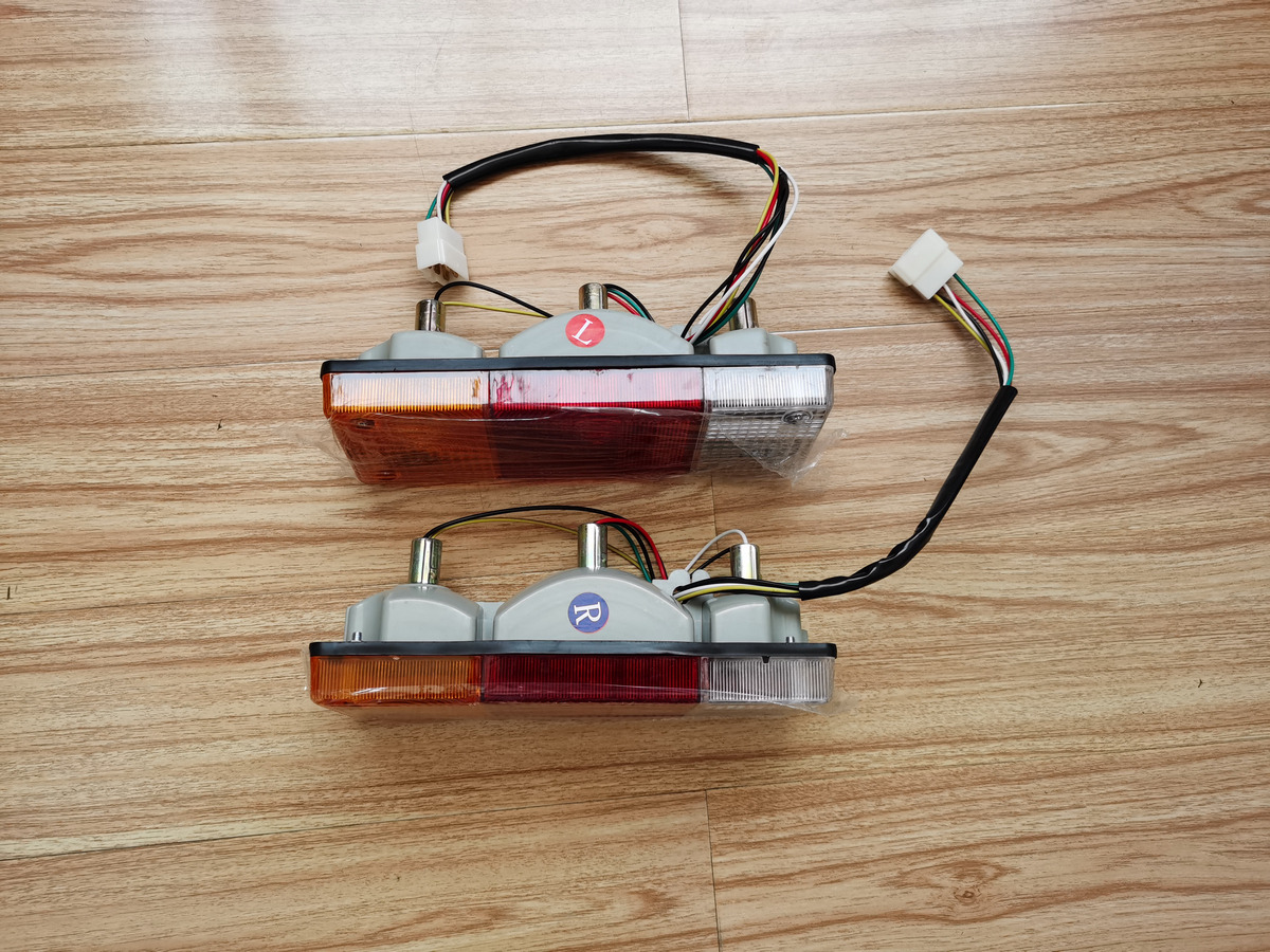 Qingdao Promising Rear Combination Light for China Loader - פנס אחורי עבור מעמיס גלגלים: תמונה 1 Qingdao Promising Rear Combination Light for China Loader - פנס אחורי עבור מעמיס גלגלים: תמונה 1