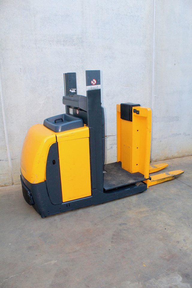 Jungheinrich EKS 110 Z 100 E - בוחר הזמנות: תמונה 3 Jungheinrich EKS 110 Z 100 E - בוחר הזמנות: תמונה 3