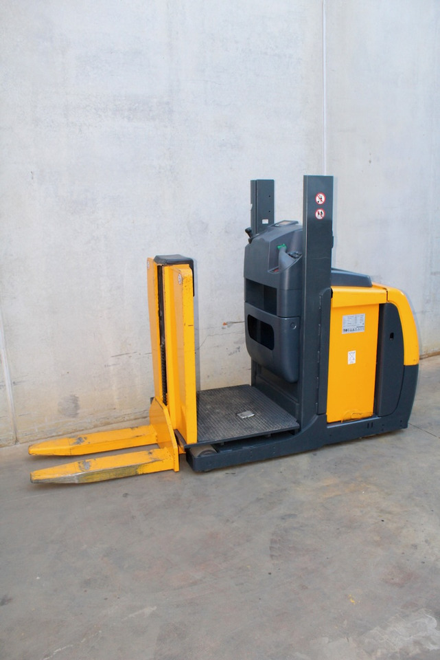 Jungheinrich EKS 110 Z 100 E - בוחר הזמנות: תמונה 2 Jungheinrich EKS 110 Z 100 E - בוחר הזמנות: תמונה 2