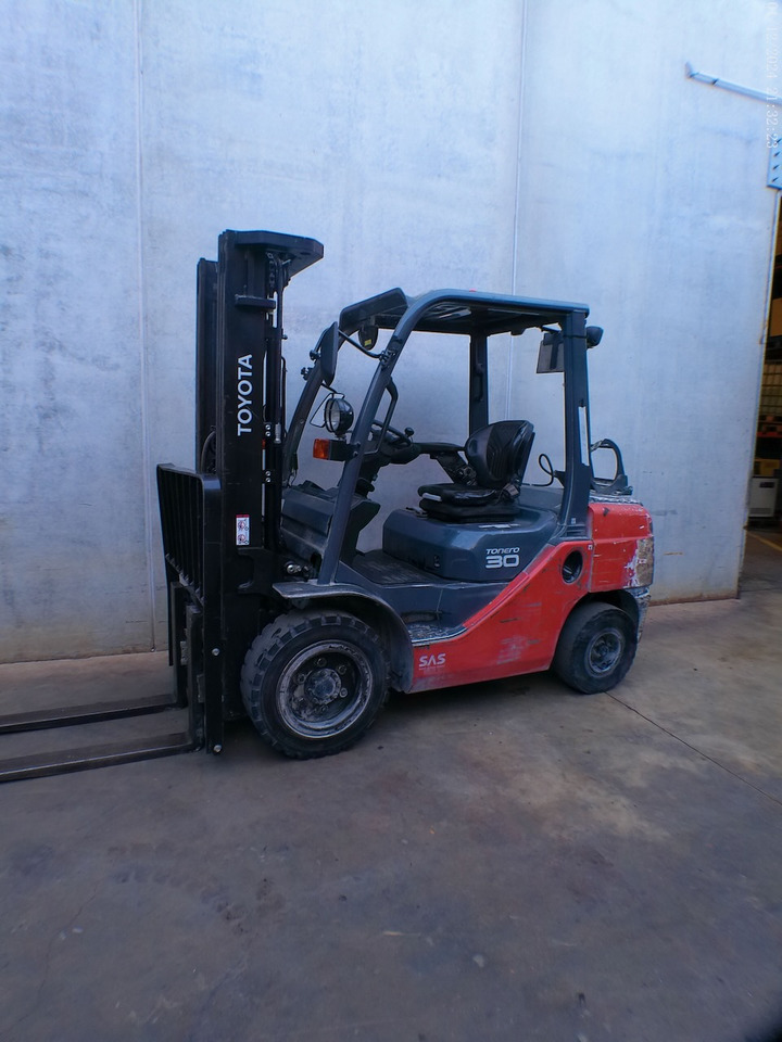 Toyota 02-8FGF30 MATRICULADA - מלגזת LPG: תמונה 3 Toyota 02-8FGF30 MATRICULADA - מלגזת LPG: תמונה 3