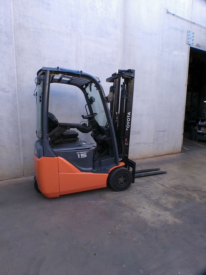 Toyota 8FBE15T - מלגזה חשמלית: תמונה 2 Toyota 8FBE15T - מלגזה חשמלית: תמונה 2