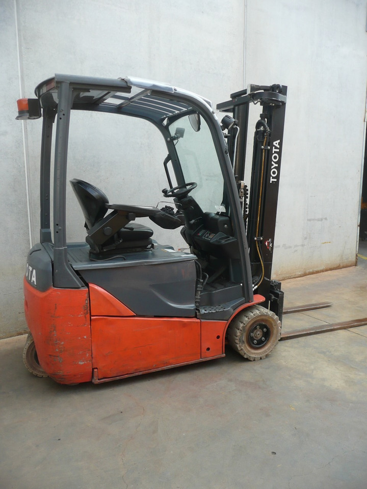 Toyota 8FBE16T - מלגזה חשמלית: תמונה 2 Toyota 8FBE16T - מלגזה חשמלית: תמונה 2