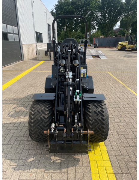 Giant G 2200 E - מעמיס גלגלים: תמונה 4 Giant G 2200 E - מעמיס גלגלים: תמונה 4