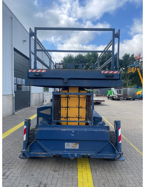Holland lift B 165 DL 24 SOLD - מעלית מספריים: תמונה 4 Holland lift B 165 DL 24 SOLD - מעלית מספריים: תמונה 4
