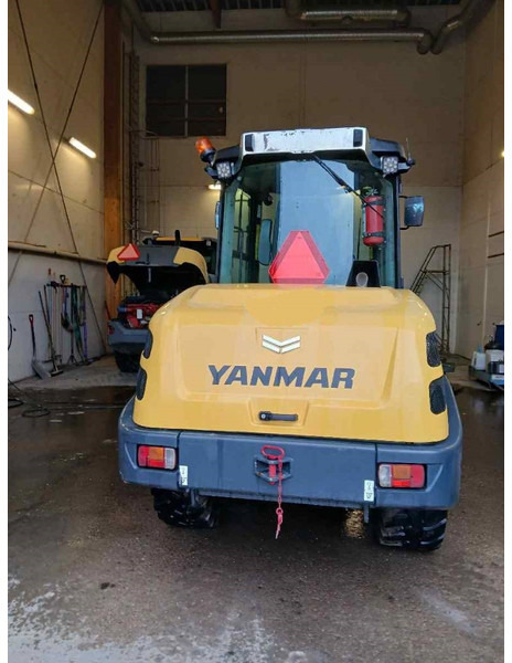 Yanmar V80-5 - מעמיס היגוי החלקה: תמונה 4 Yanmar V80-5 - מעמיס היגוי החלקה: תמונה 4