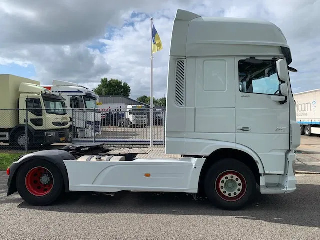 DAF XF 440 FT Euro6 SSC standairco 2 tanks TuV 09-2025 - יחידת טרקטור: תמונה 4 DAF XF 440 FT Euro6 SSC standairco 2 tanks TuV 09-2025 - יחידת טרקטור: תמונה 4
