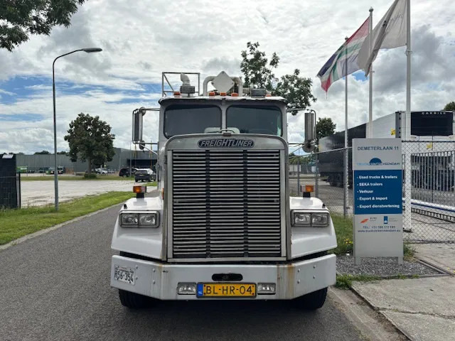 Freightliner 3 AXLE RIGID BODY chassis cabine (levering excl. opbouw) - משאית עם שלדת תא: תמונה 2 Freightliner 3 AXLE RIGID BODY chassis cabine (levering excl. opbouw) - משאית עם שלדת תא: תמונה 2