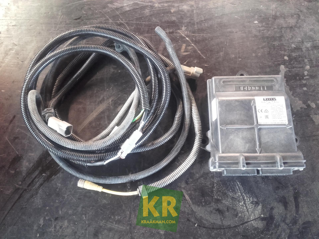 1100 Controller John Deere - מערכת ניווט עבור טרקטור חקלאי: תמונה 1 1100 Controller John Deere - מערכת ניווט עבור טרקטור חקלאי: תמונה 1