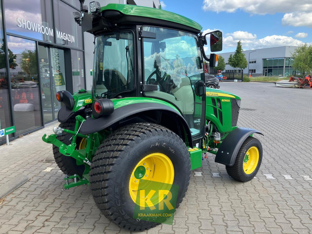 4066R John Deere - טרקטור קומפקטי: תמונה 2 4066R John Deere - טרקטור קומפקטי: תמונה 2