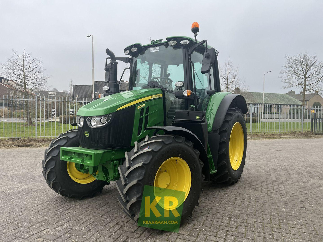 6100M John Deere - טרקטור חקלאי: תמונה 2 6100M John Deere - טרקטור חקלאי: תמונה 2