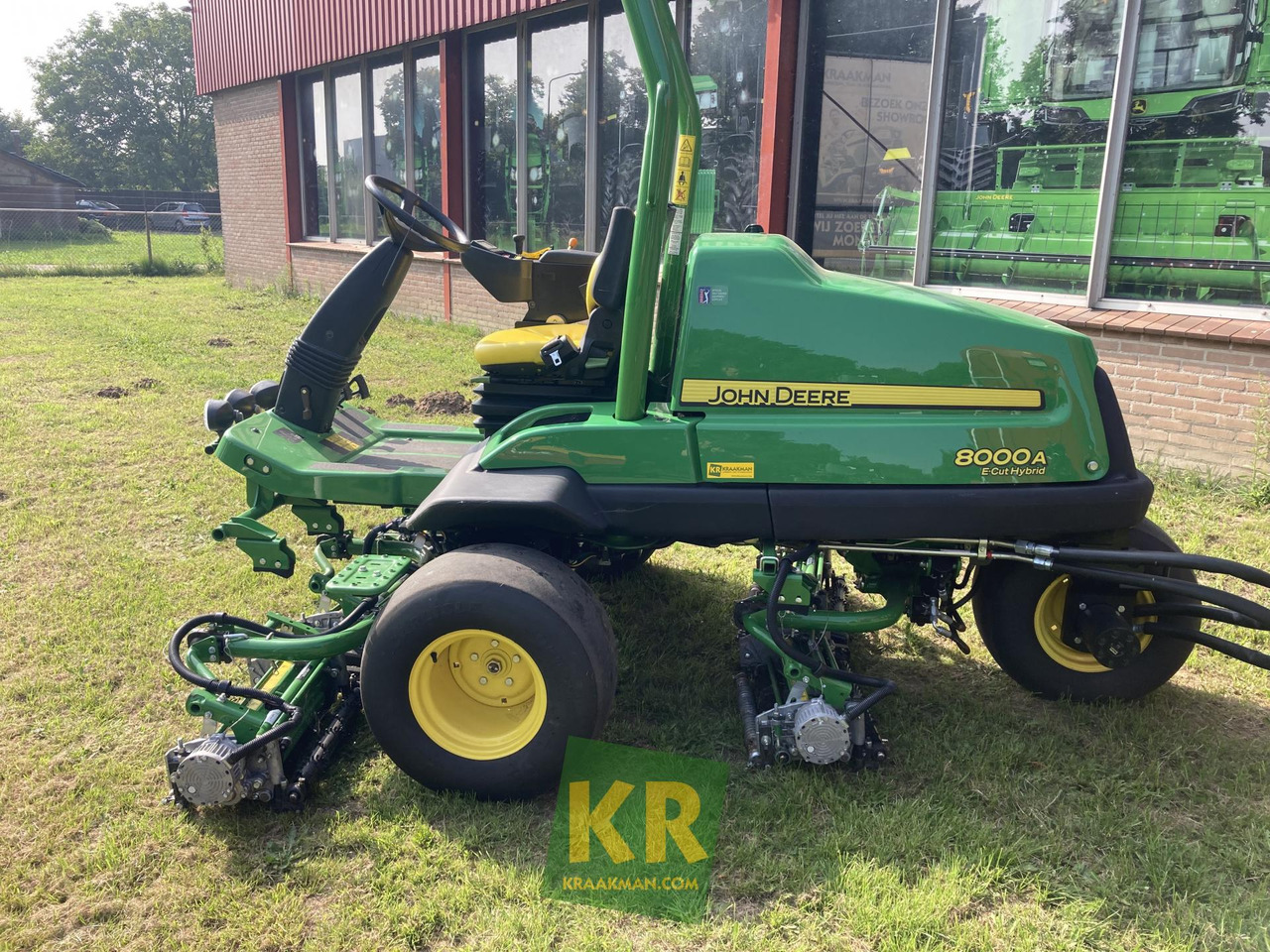 8000A E-CUT John Deere - מכסחת גינה: תמונה 2 8000A E-CUT John Deere - מכסחת גינה: תמונה 2