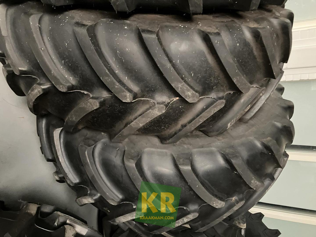 Banden Firestone Firestone - צמיג עבור מכונה חקלאית: תמונה 1 Banden Firestone Firestone - צמיג עבור מכונה חקלאית: תמונה 1