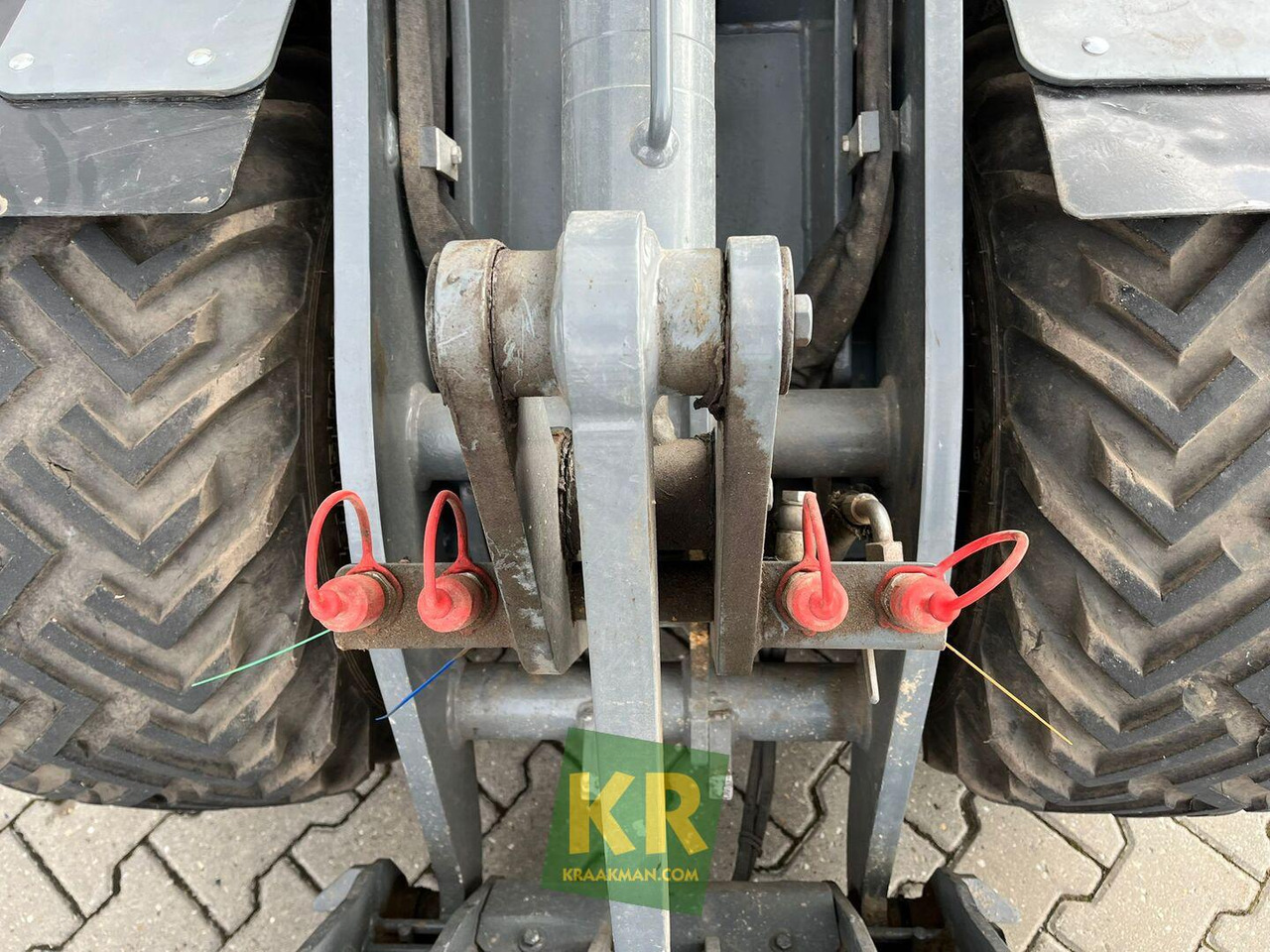 D332 Giant - מעמיס קומפקטי: תמונה 5 D332 Giant - מעמיס קומפקטי: תמונה 5