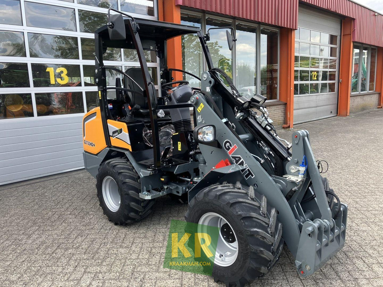 G2700 HD+ Giant - מעמיס קומפקטי: תמונה 2 G2700 HD+ Giant - מעמיס קומפקטי: תמונה 2