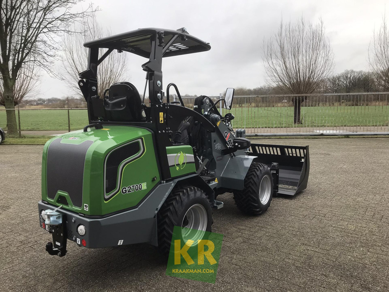 G2700E Giant - מעמיס קומפקטי: תמונה 4 G2700E Giant - מעמיס קומפקטי: תמונה 4
