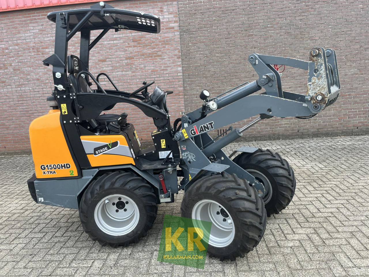 Giant G1500 - מעמיס קומפקטי: תמונה 1 Giant G1500 - מעמיס קומפקטי: תמונה 1