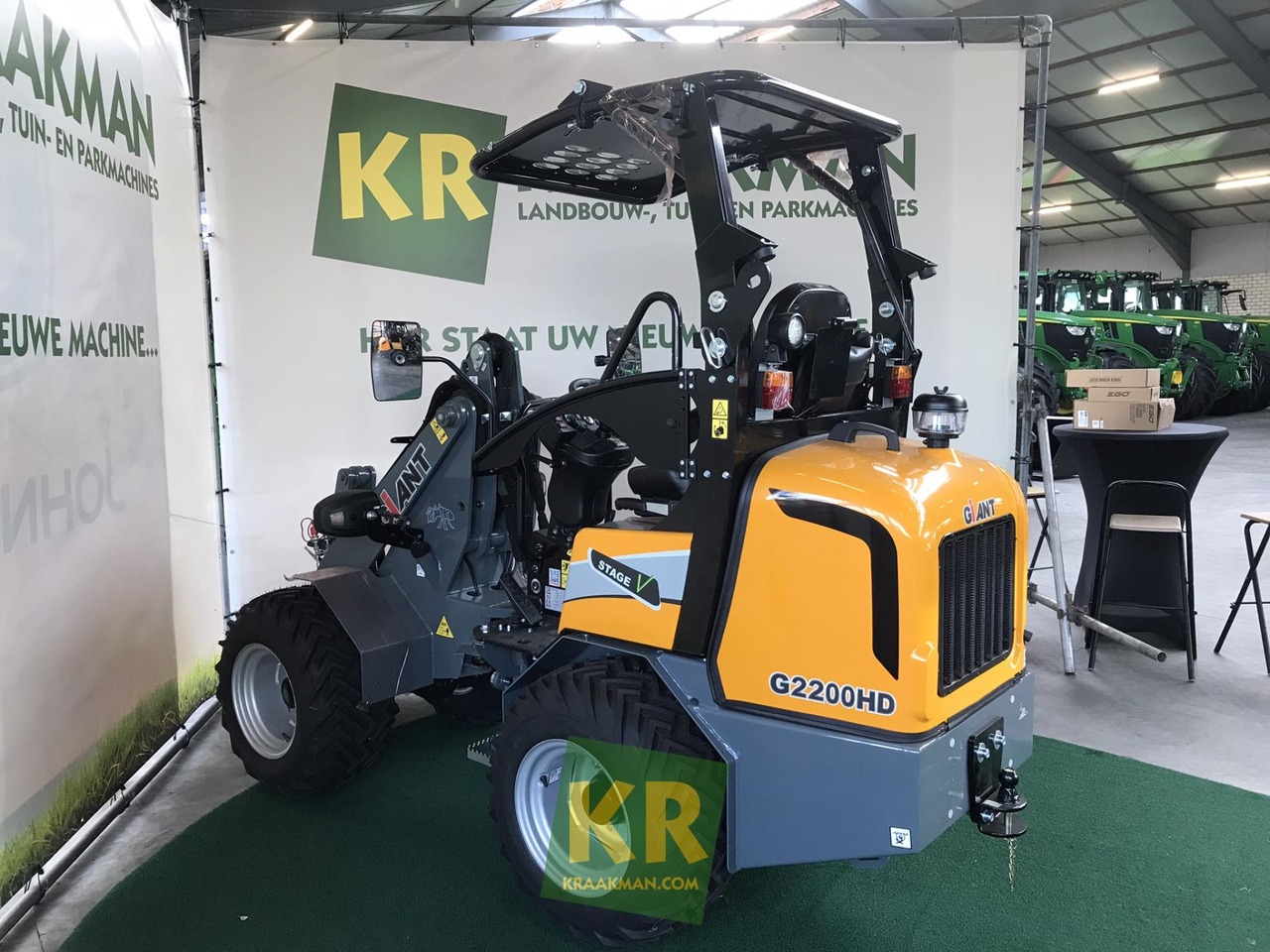 Giant G2200 - מעמיס קומפקטי: תמונה 4 Giant G2200 - מעמיס קומפקטי: תמונה 4