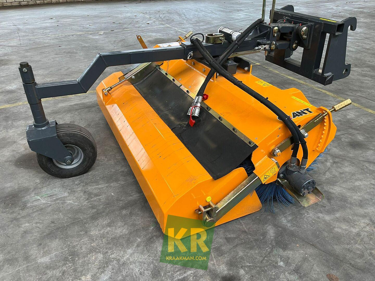 Giant Veegmachine - מטאטא: תמונה 1 Giant Veegmachine - מטאטא: תמונה 1