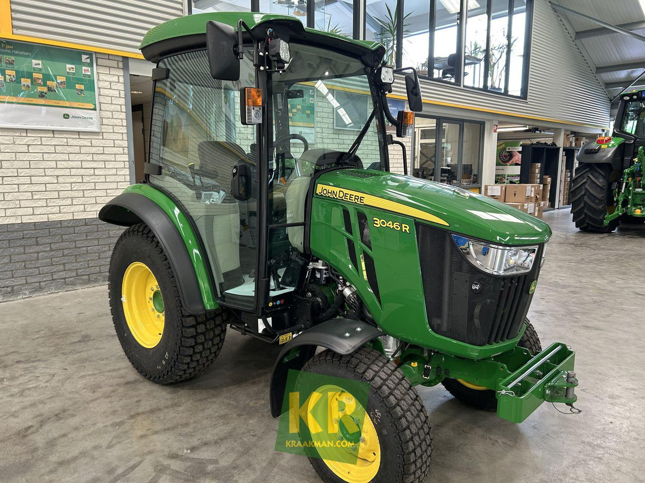 John Deere 3046R - טרקטור קומפקטי: תמונה 1 John Deere 3046R - טרקטור קומפקטי: תמונה 1