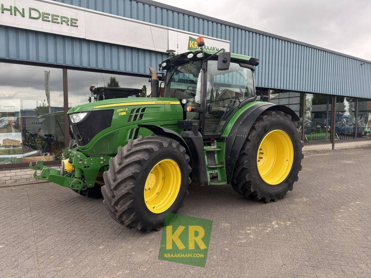 John Deere 6150R - טרקטור חקלאי: תמונה 1 John Deere 6150R - טרקטור חקלאי: תמונה 1