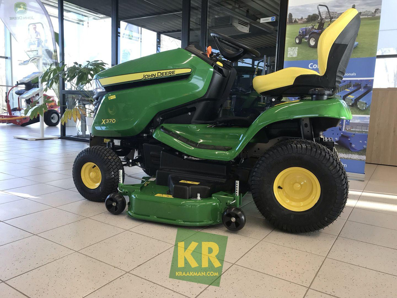 John Deere X370 - מכסחת גינה: תמונה 5 John Deere X370 - מכסחת גינה: תמונה 5