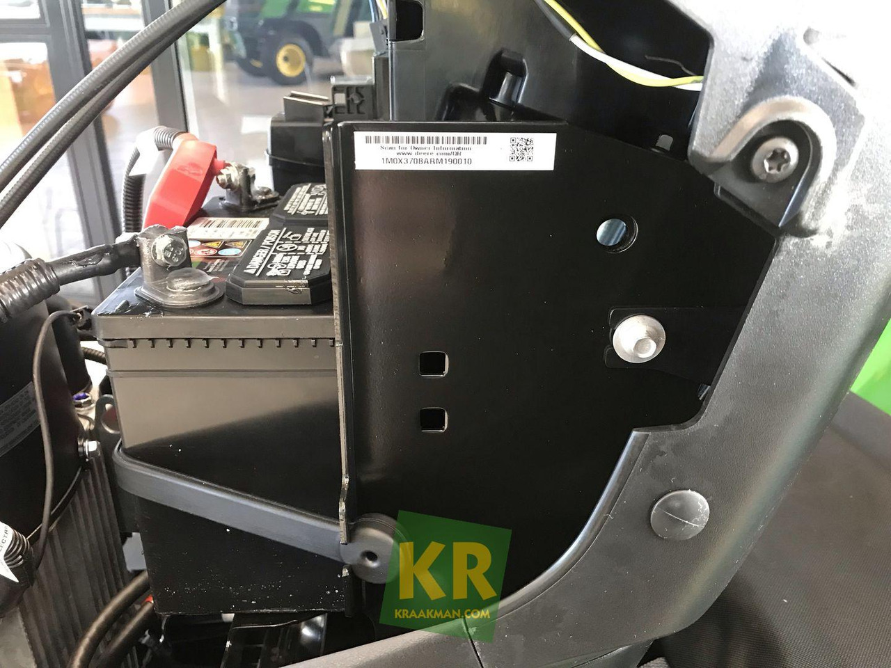 John Deere X370 - מכסחת גינה: תמונה 2 John Deere X370 - מכסחת גינה: תמונה 2