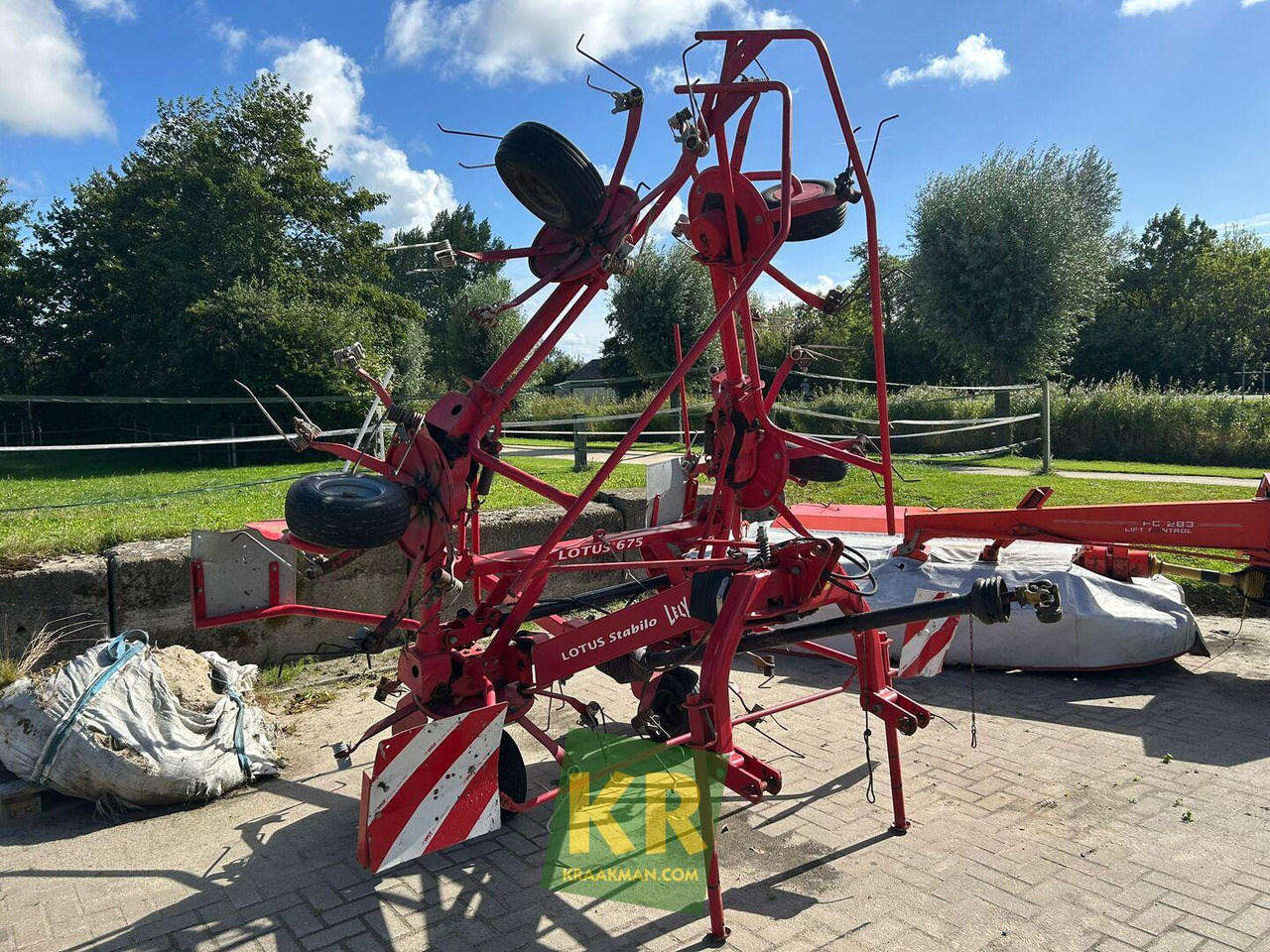 Lotus 675 schudder Lely - גורף/ מגרפה: תמונה 5 Lotus 675 schudder Lely - גורף/ מגרפה: תמונה 5